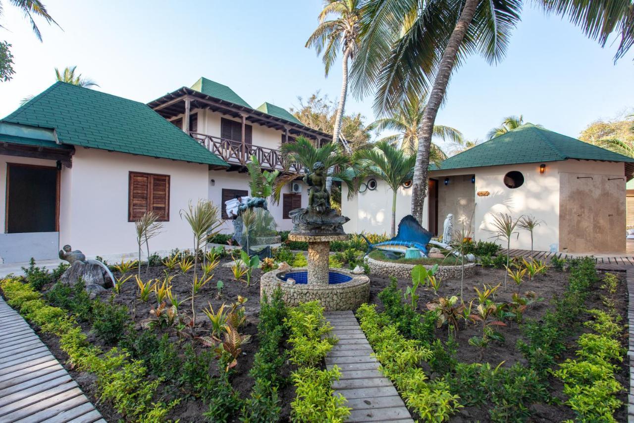 Gente De Mar Resort Isla Grande  Exterior photo