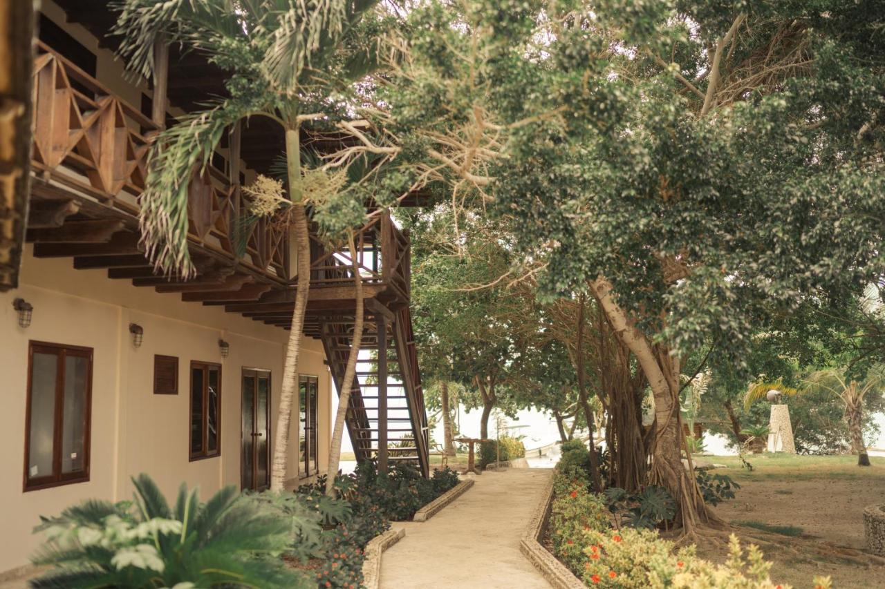 Gente De Mar Resort Isla Grande  Exterior photo