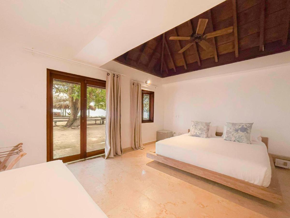 Gente De Mar Resort Isla Grande  Exterior photo