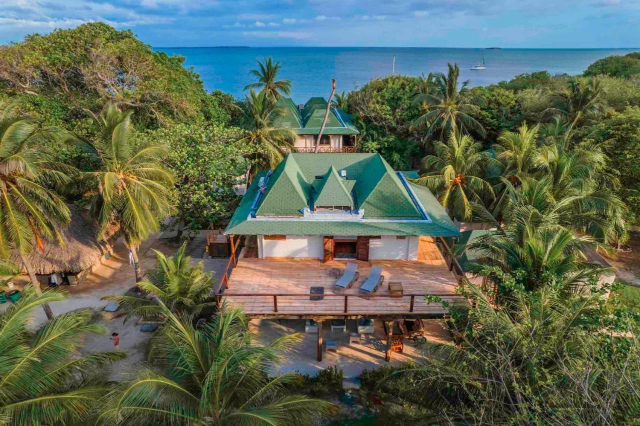 Gente De Mar Resort Isla Grande  Exterior photo