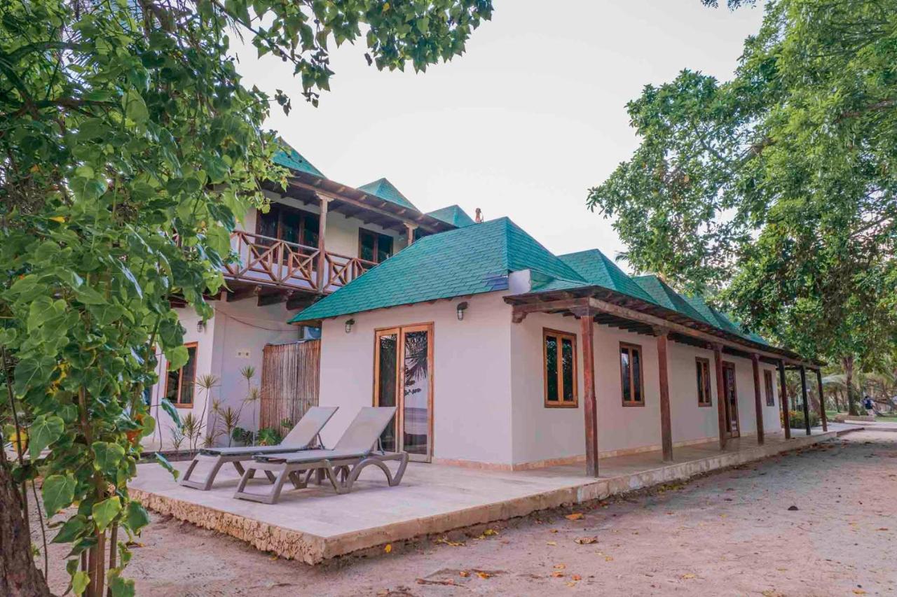 Gente De Mar Resort Isla Grande  Exterior photo